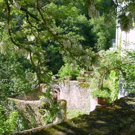Semesterbostad Charmante Maison Dans Un Village Medieval Auzon