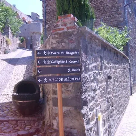 Semesterbostad Charmante Maison Dans Un Village Medieval *