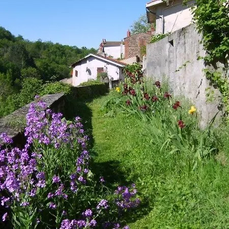 Charmante Maison Dans Un Village Medieval Auzon