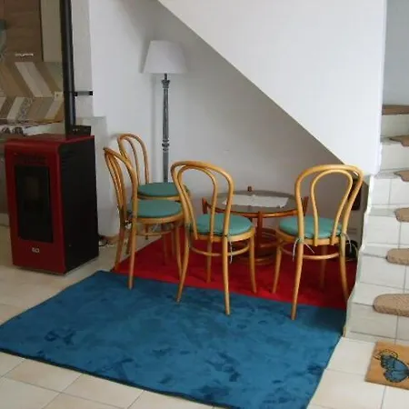 Charmante Maison Dans Un Village Medieval Semesterbostad *